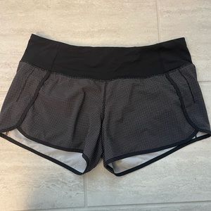 LULULEMON Speed Up Running Shorts 4 in inseam mid rise Black size 8